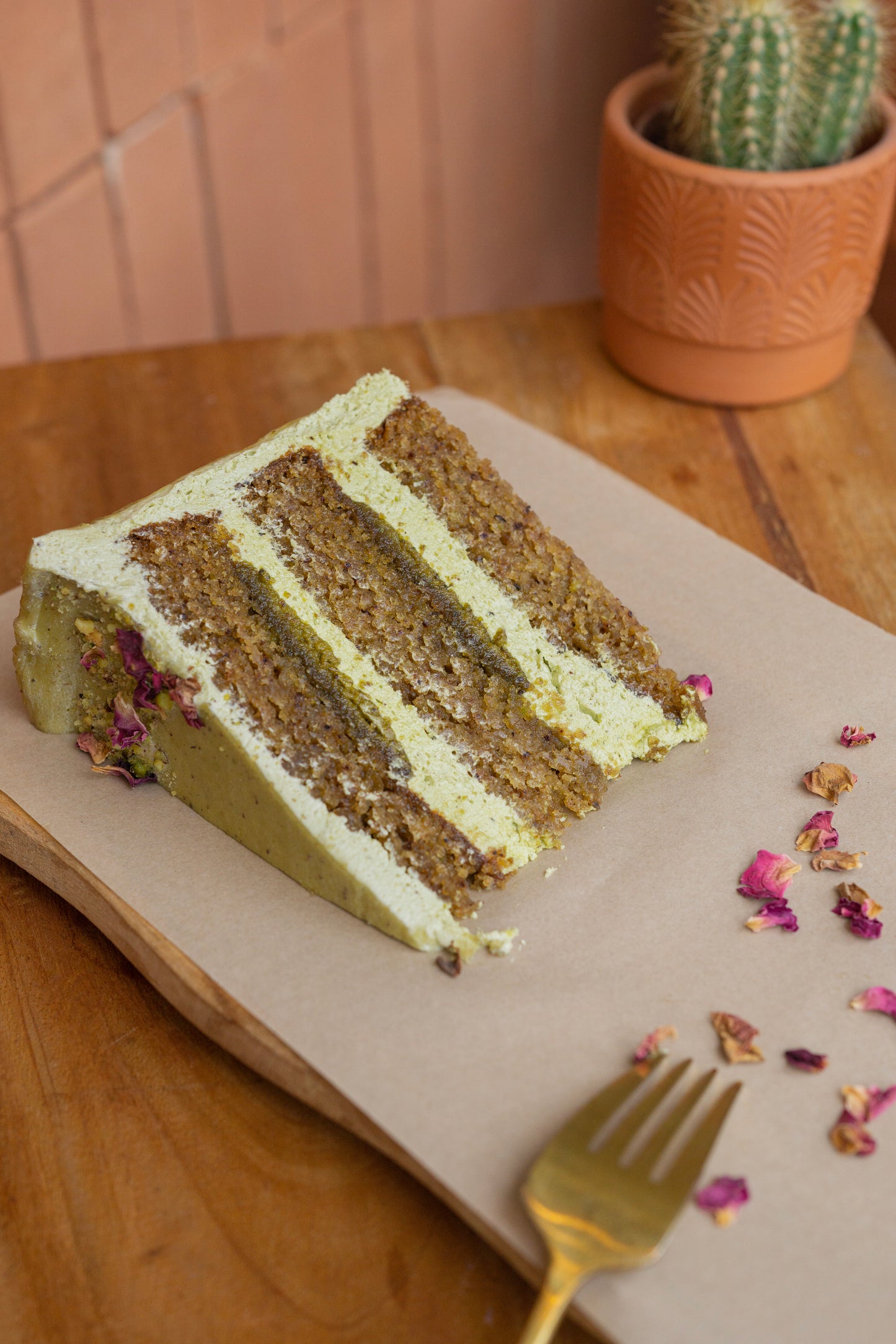 Pistachio Rose Cake (v)