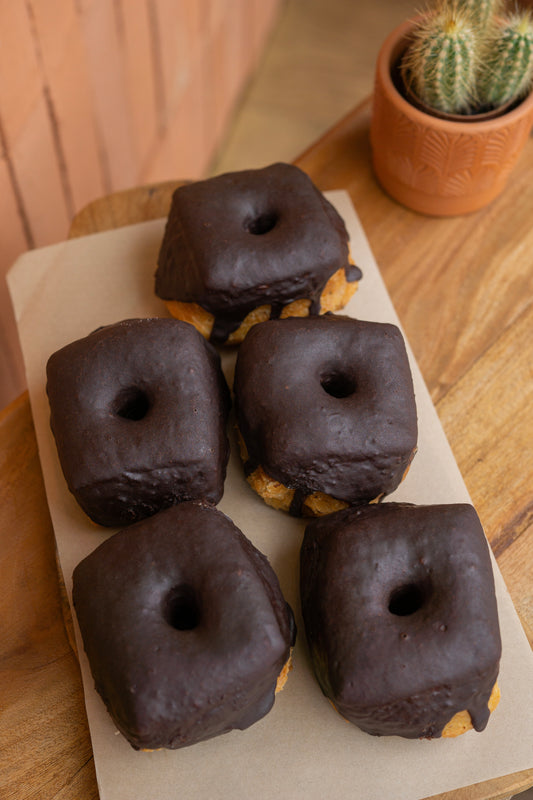 Chocolate Glazed Doughnut (v)